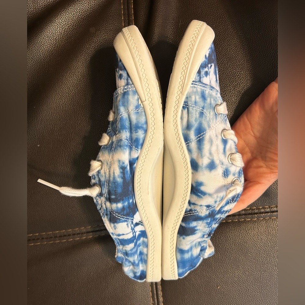 Time and Tru Tie Dye Sneakers. Size 8. - Picture 11 of 12